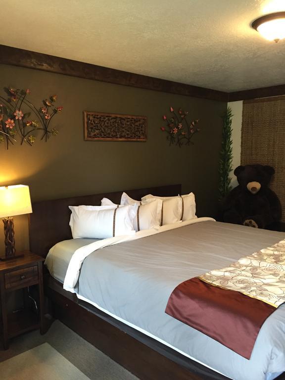 Tao'S Inn West Yellowstone Exterior photo