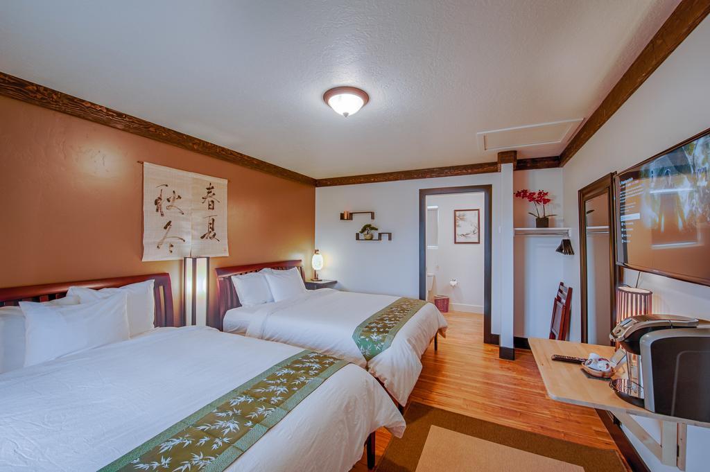 Tao'S Inn West Yellowstone Exterior photo