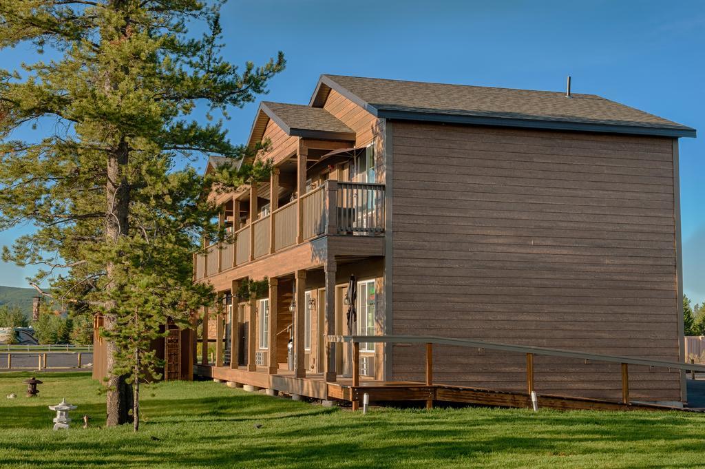Tao'S Inn West Yellowstone Exterior photo
