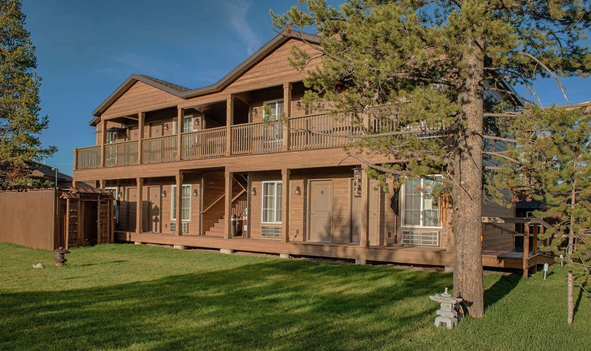 Tao'S Inn West Yellowstone Exterior photo